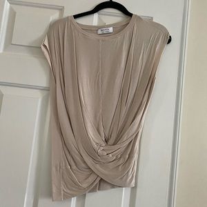 Bailey 44 “knot” front top